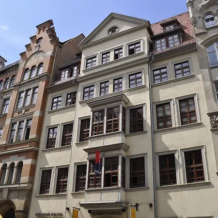 Apartment #4 Druschba Boutique